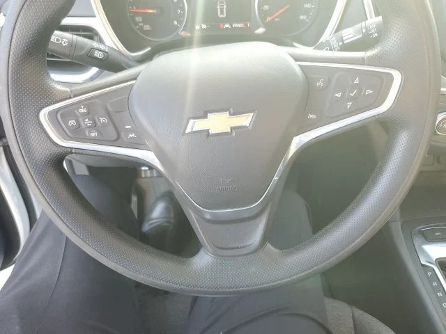 Used 2023 White Chevrolet LT image 17