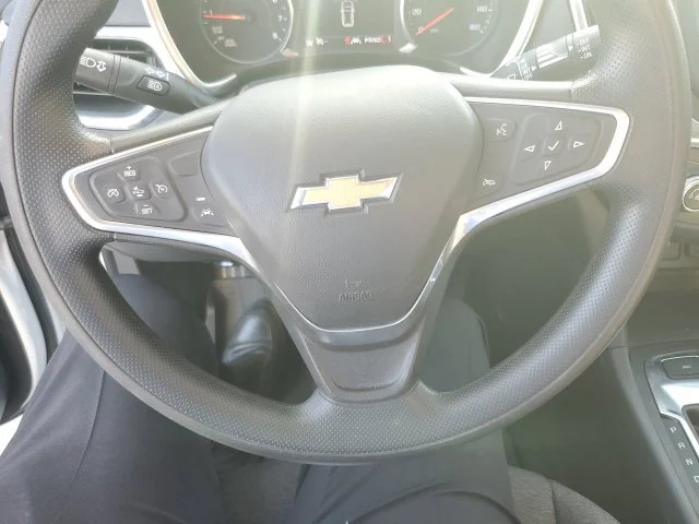 Used 2023 White Chevrolet LT image 17