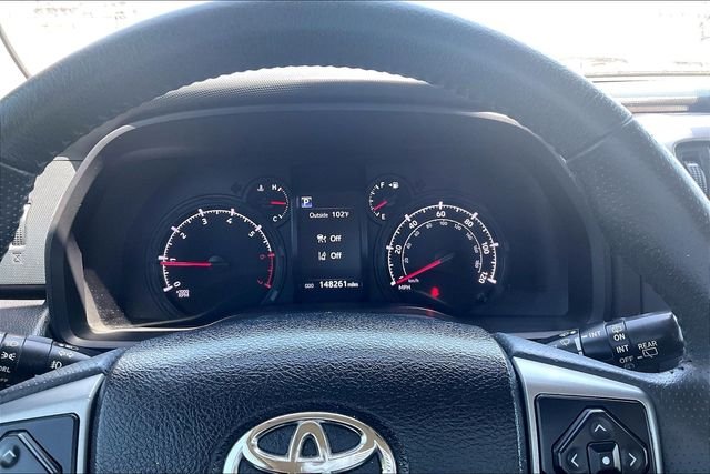Used 2020 Silver Toyota SR5 image 17