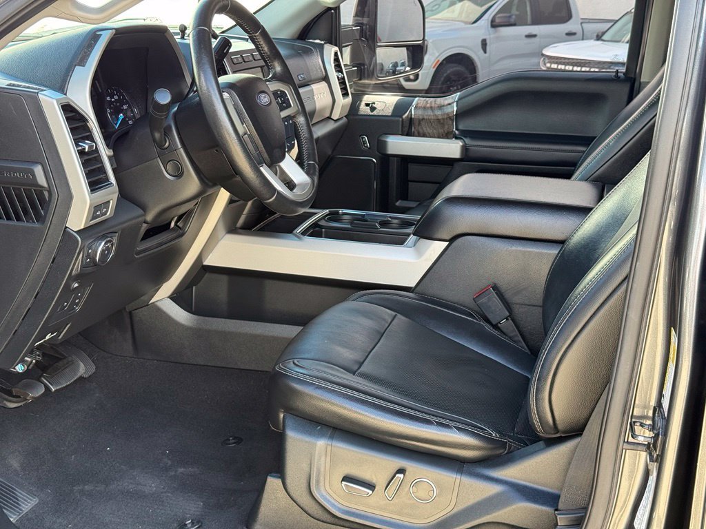 Used 2019 Magnetic Ford Lariat image 5
