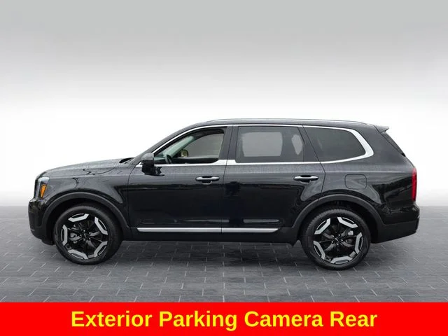 Used 2025 Black Kia S image 5