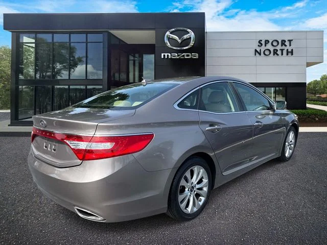 Used 2013 Brown Hyundai Base image 3
