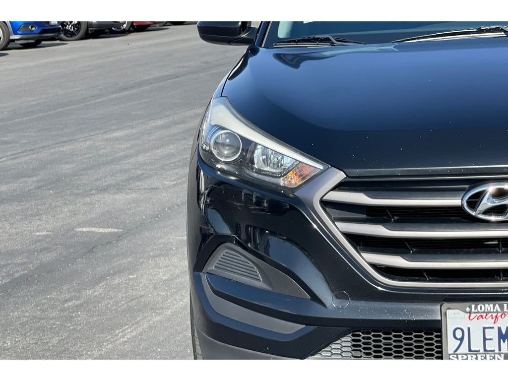 Used 2016 Ash Black Hyundai SE image 11
