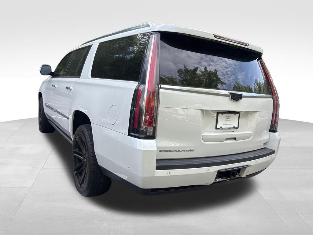 Used 2020 White Cadillac Premium image 18