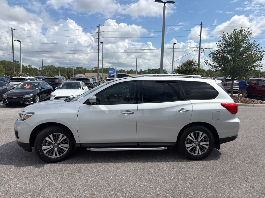 Used 2020 Silver Nissan SL image 4