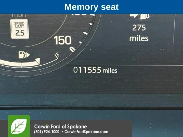 Used 2025  Land Rover X-Dynamic SE image 4