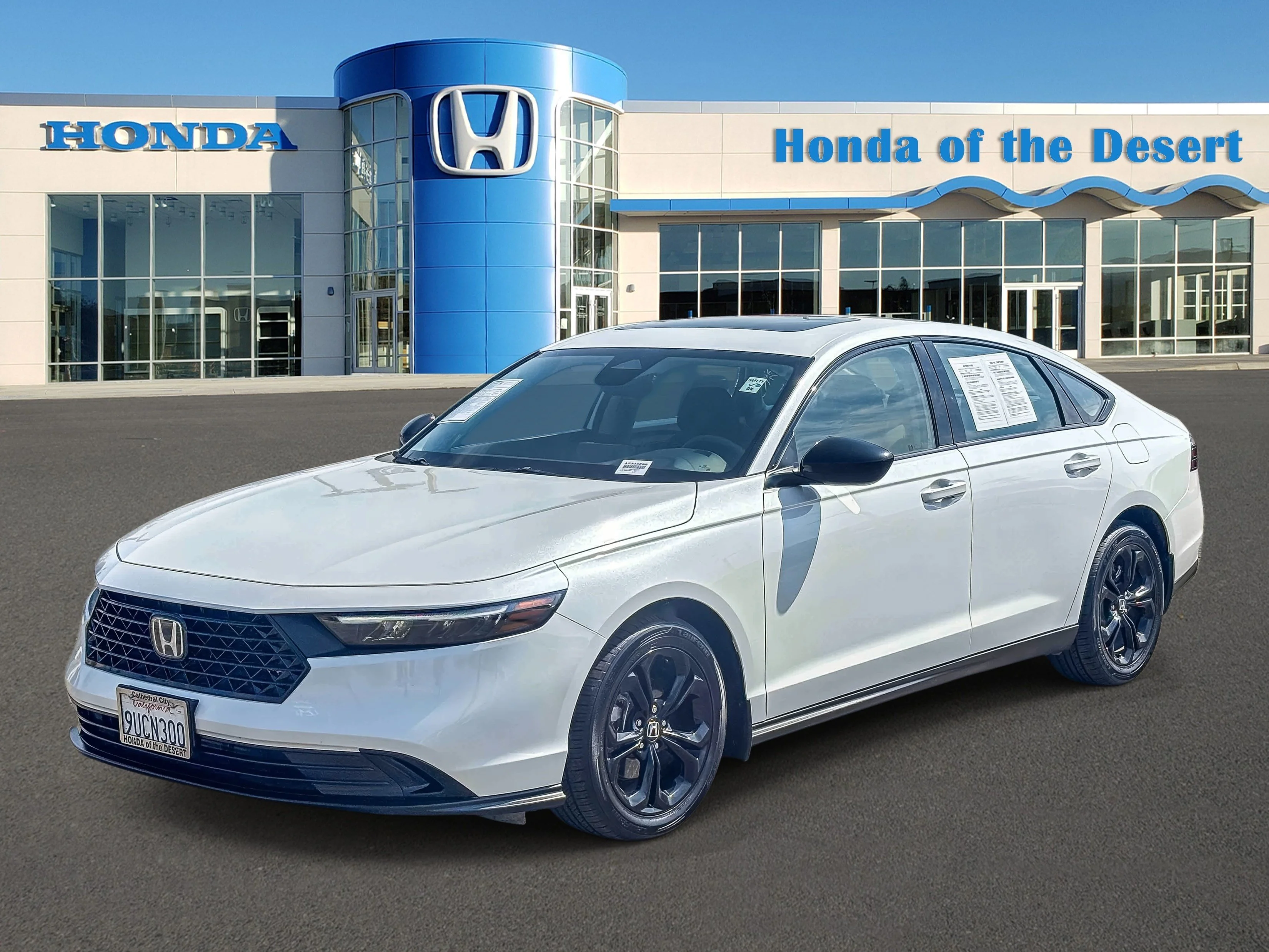 Certified Used 2025 Platinum White Pearl Honda SE image 3