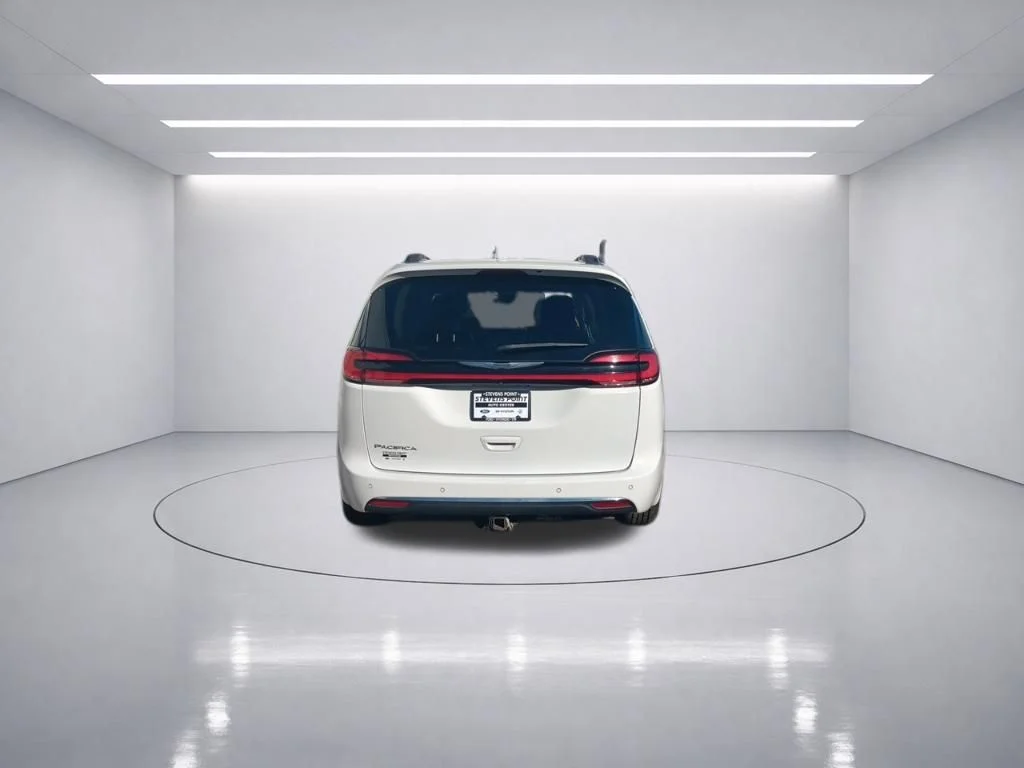 Used 2022 Bright White Clearcoat Chrysler Touring L image 6