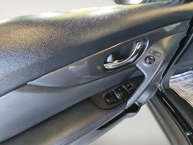 Used 2019 Black Nissan S image 10