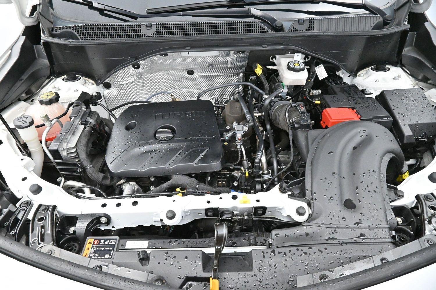 Used 2024 Summit White Buick Sport Touring image 32