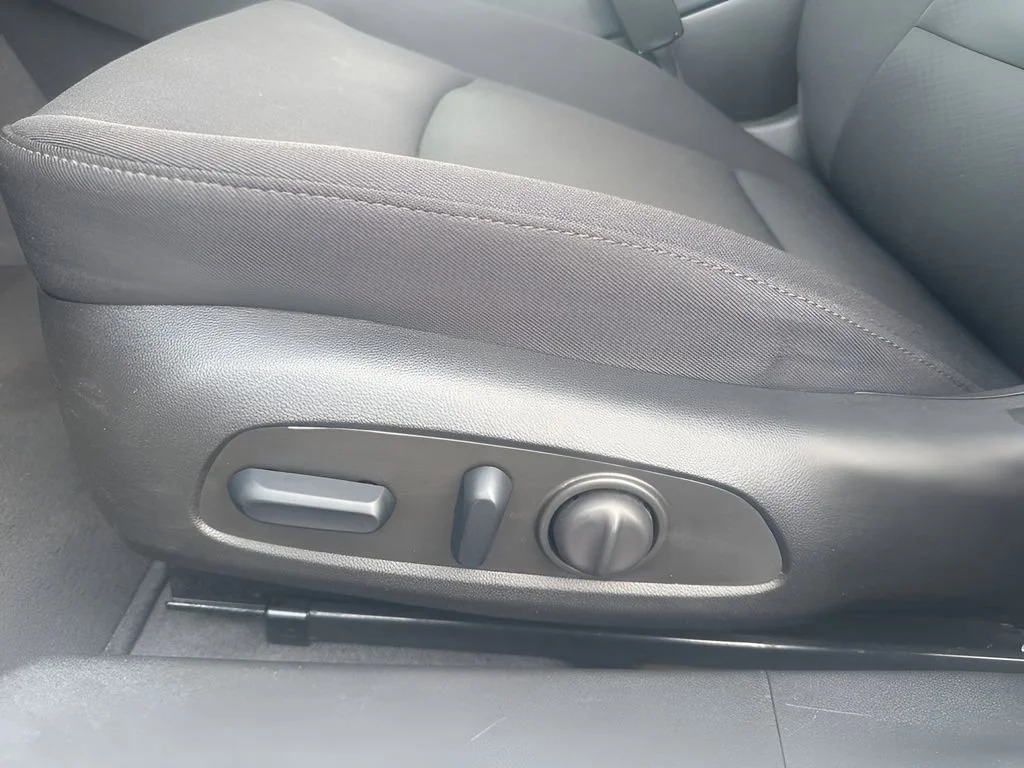 Used 2024 Summit White Chevrolet 1LT image 10