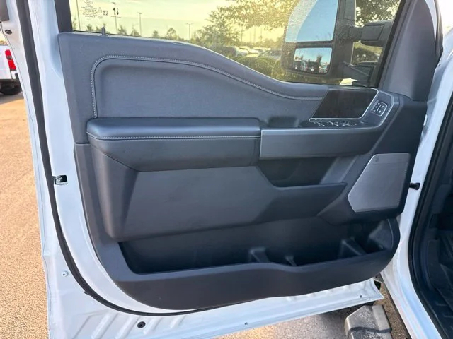 Used 2025 Star White Ford Lariat image 8