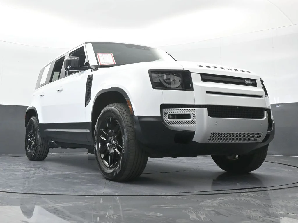 Used 2025 White Land Rover S image 80