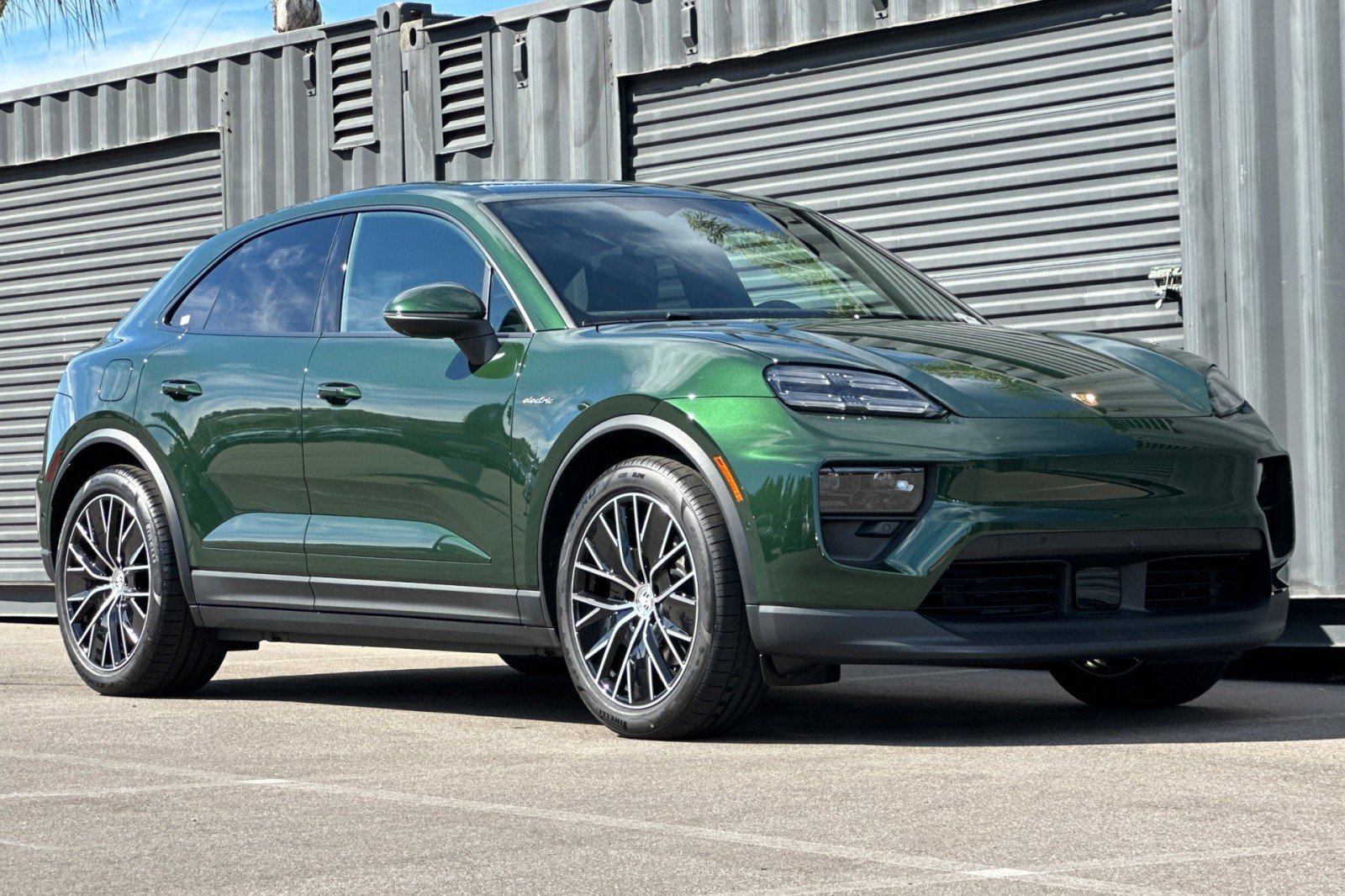 New 2026 Oak Green Metallic Neo Porsche Electric image 10