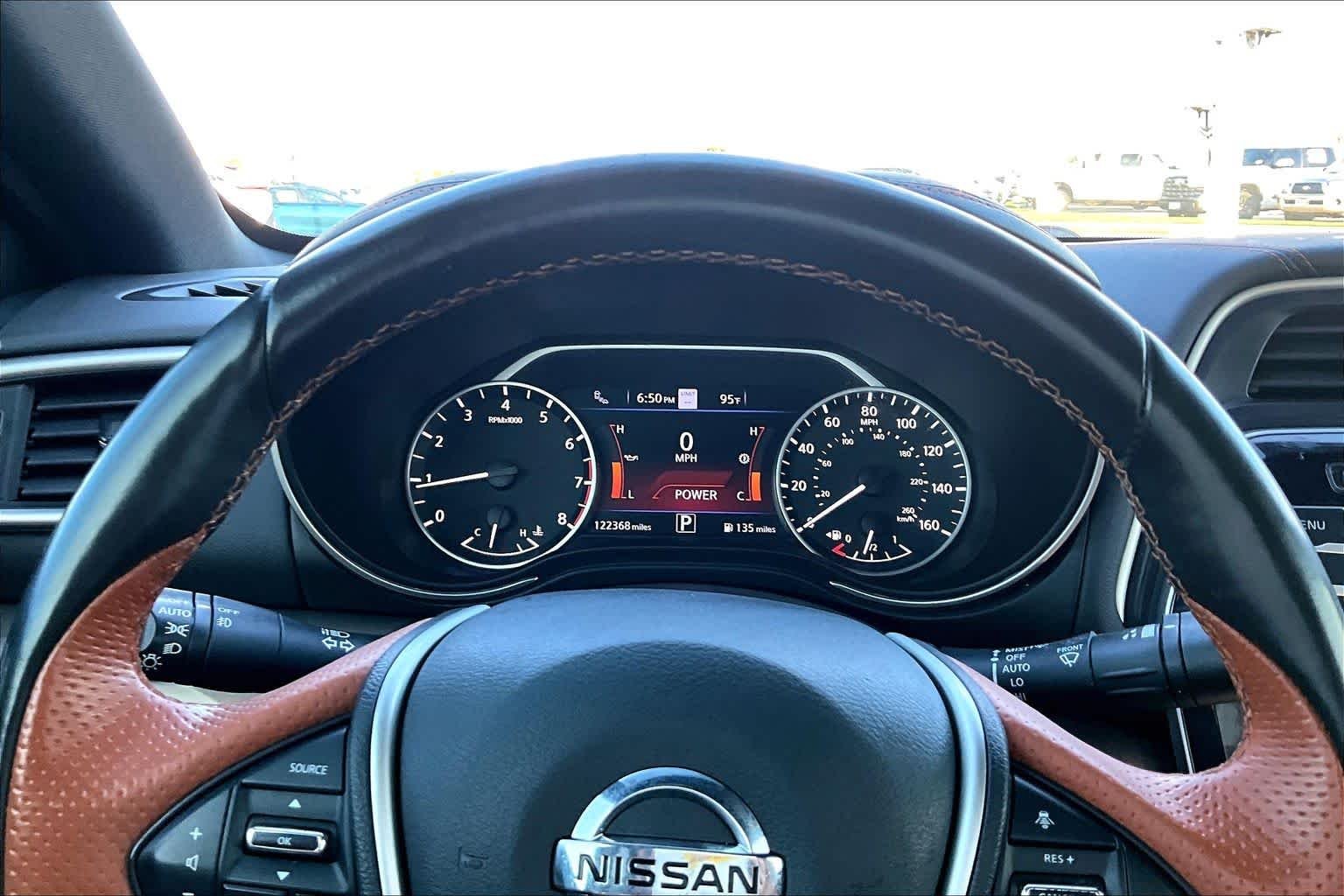 Used 2020 Super Black Nissan Platinum image 23