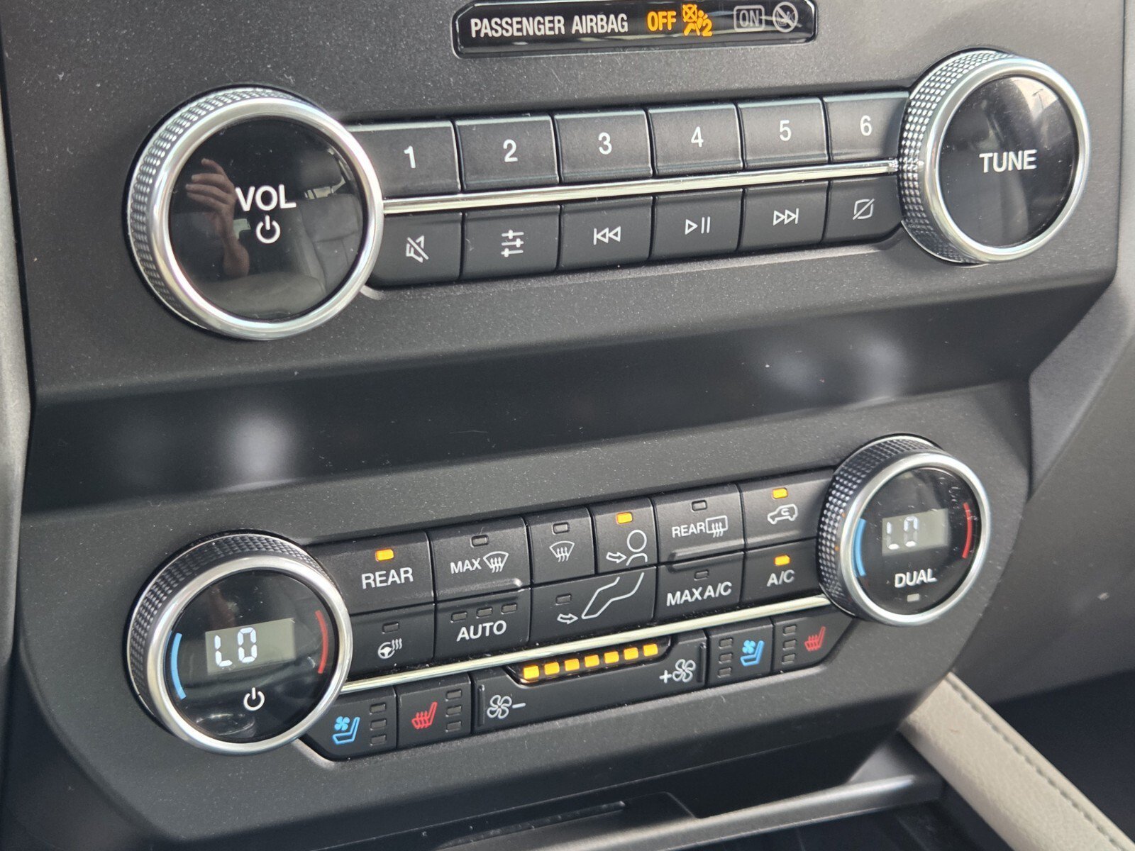 Used 2020 Oxford White Ford XLT image 18