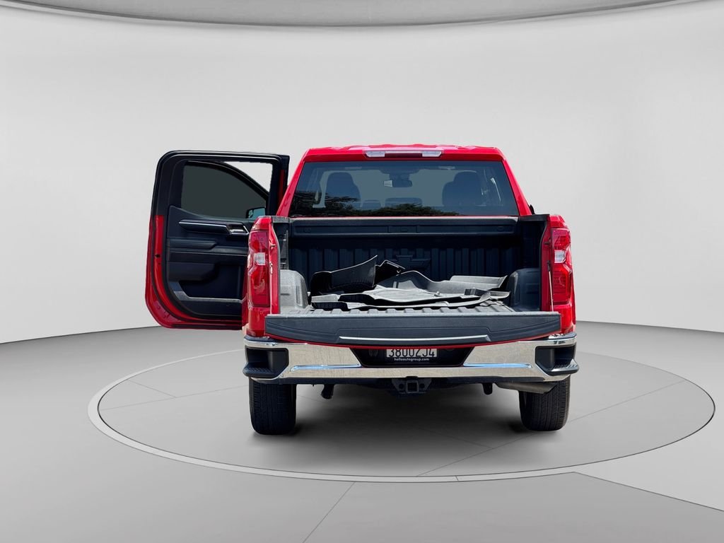 Used 2024 Red Chevrolet LT image 27