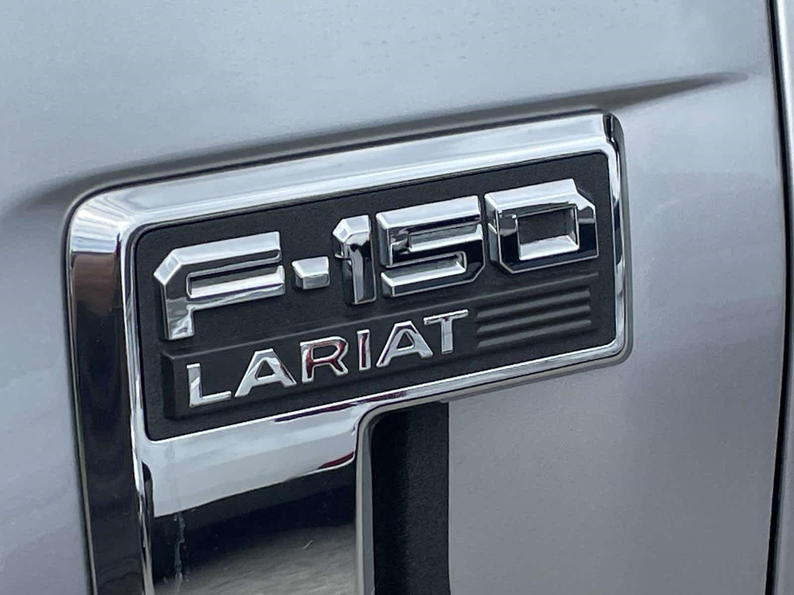 Used 2023 Silver Ford LARIAT image 21