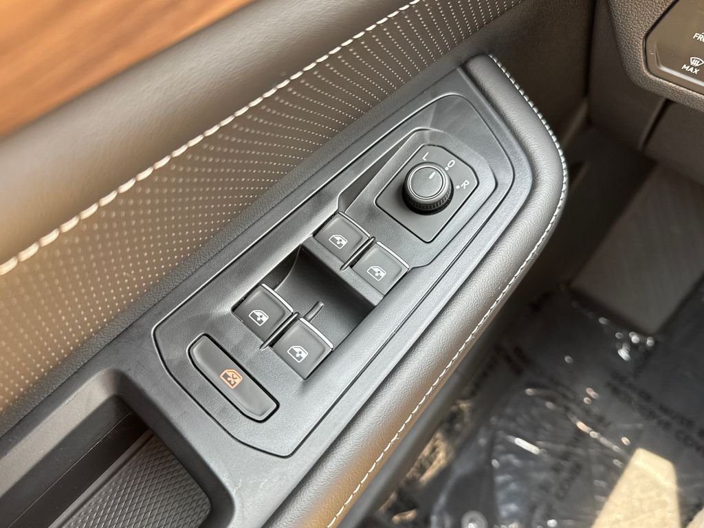 New 2026 Deep Black Pearl Volkswagen 2.0T SE w/Technology image 9