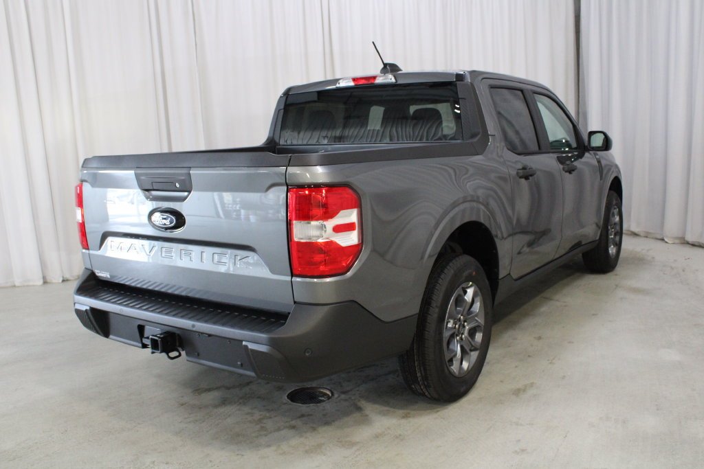 New 2026 Carbonized Gray Metallic Ford XLT image 25
