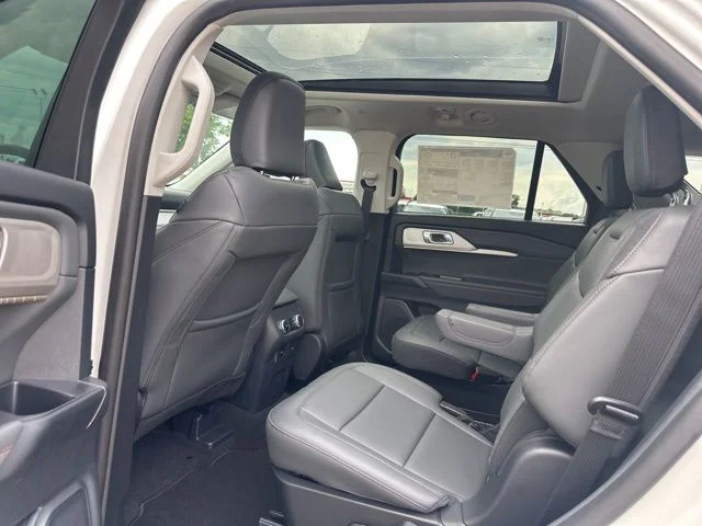 New 2026 Star White Metallic Tri-Coat Ford Active image 26