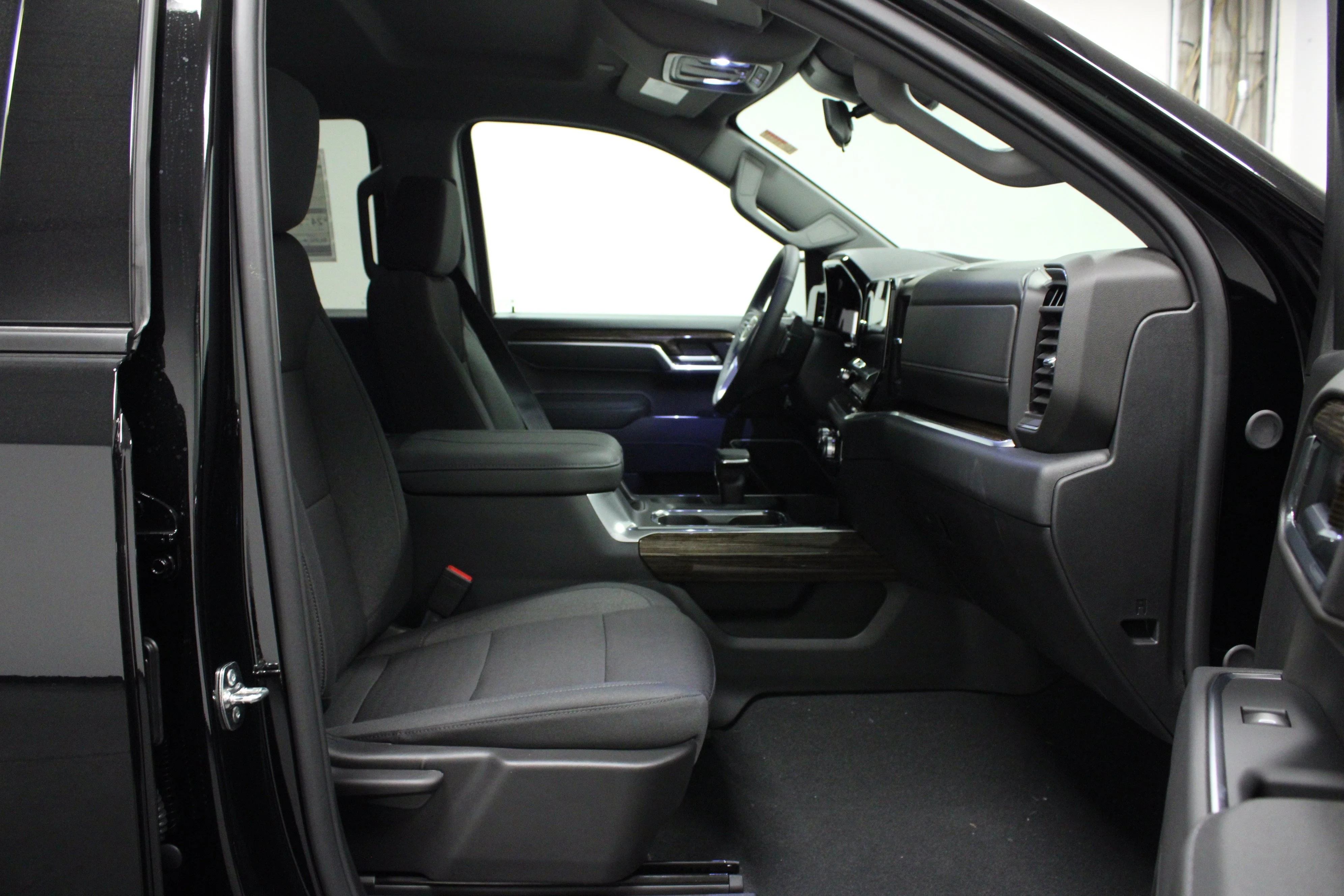 New 2026 Onyx Black GMC Elevation image 16
