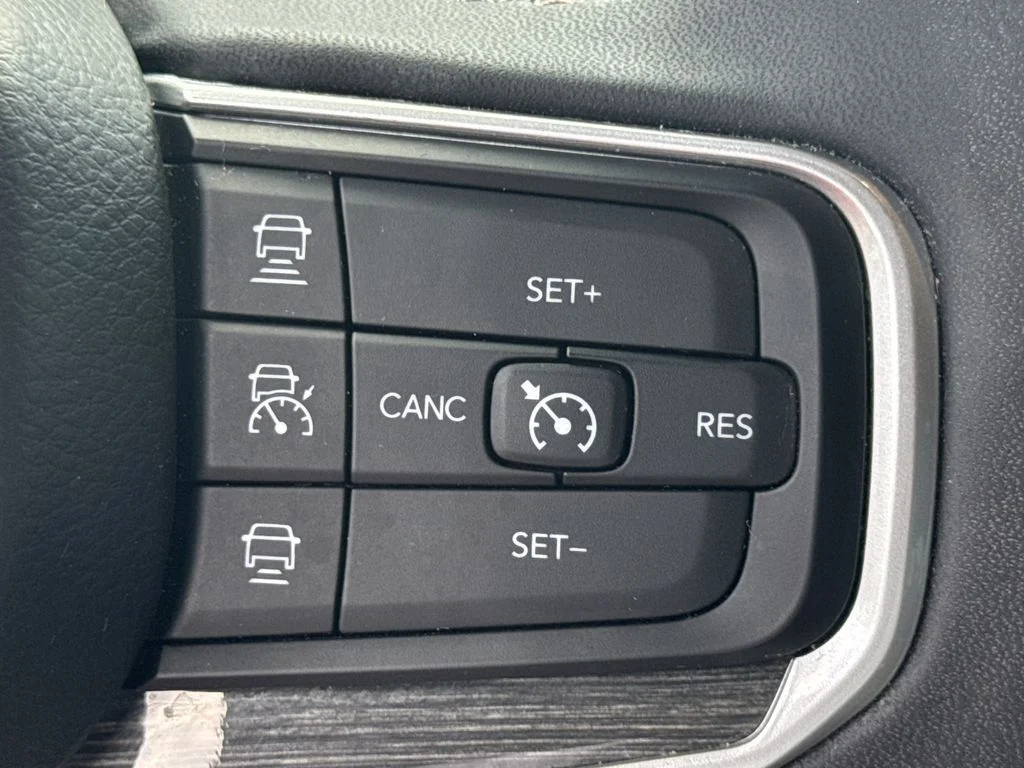 Used 2022 Silver Jeep Series II image 26