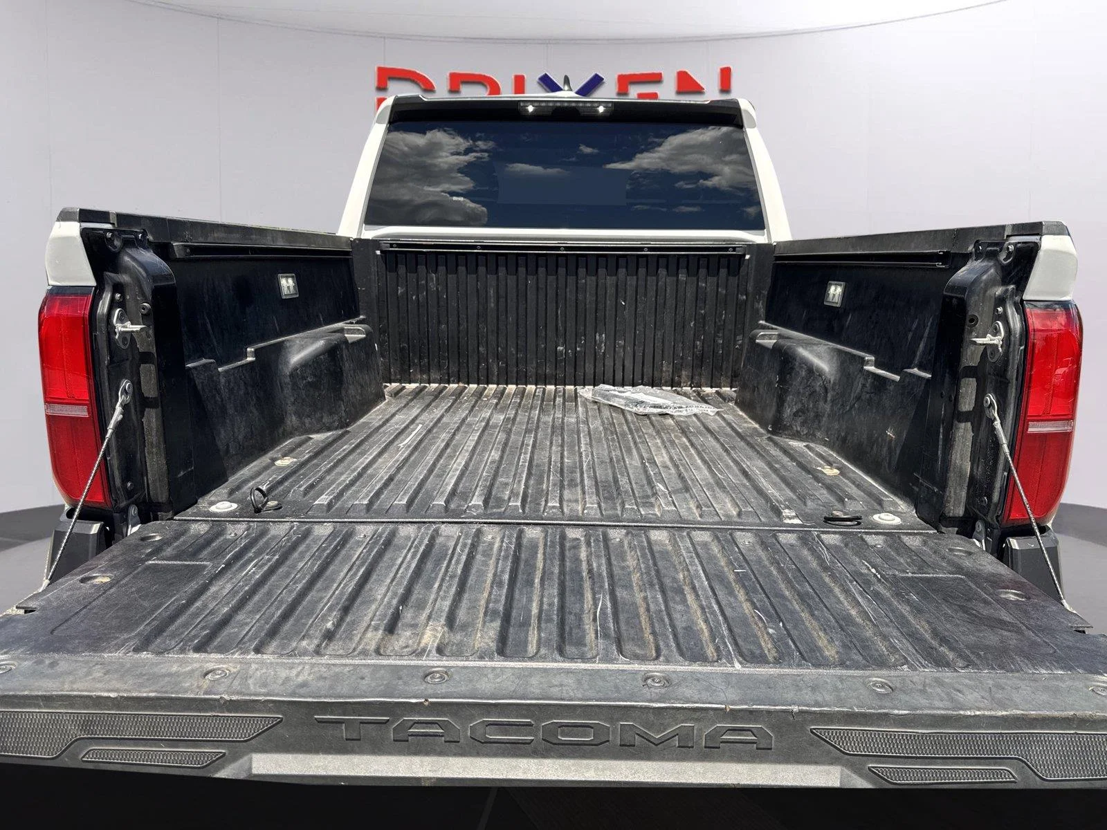 Used 2025 Ice Cap Toyota SR image 25