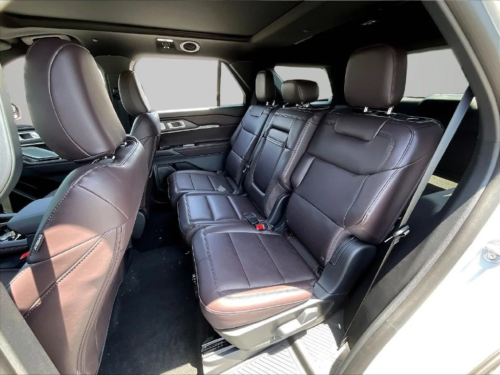 New 2026 Space White Metallic Ford Platinum™ image 28