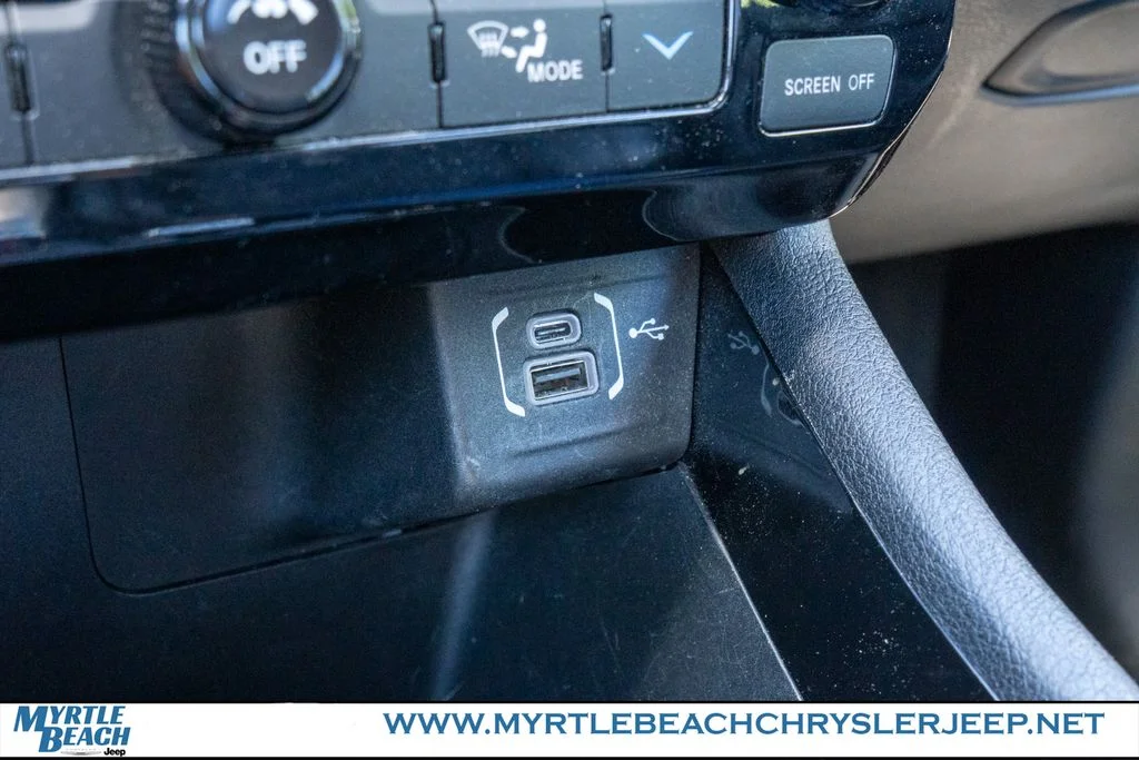 Certified Used 2022 Diamond Black Jeep Trailhawk image 22