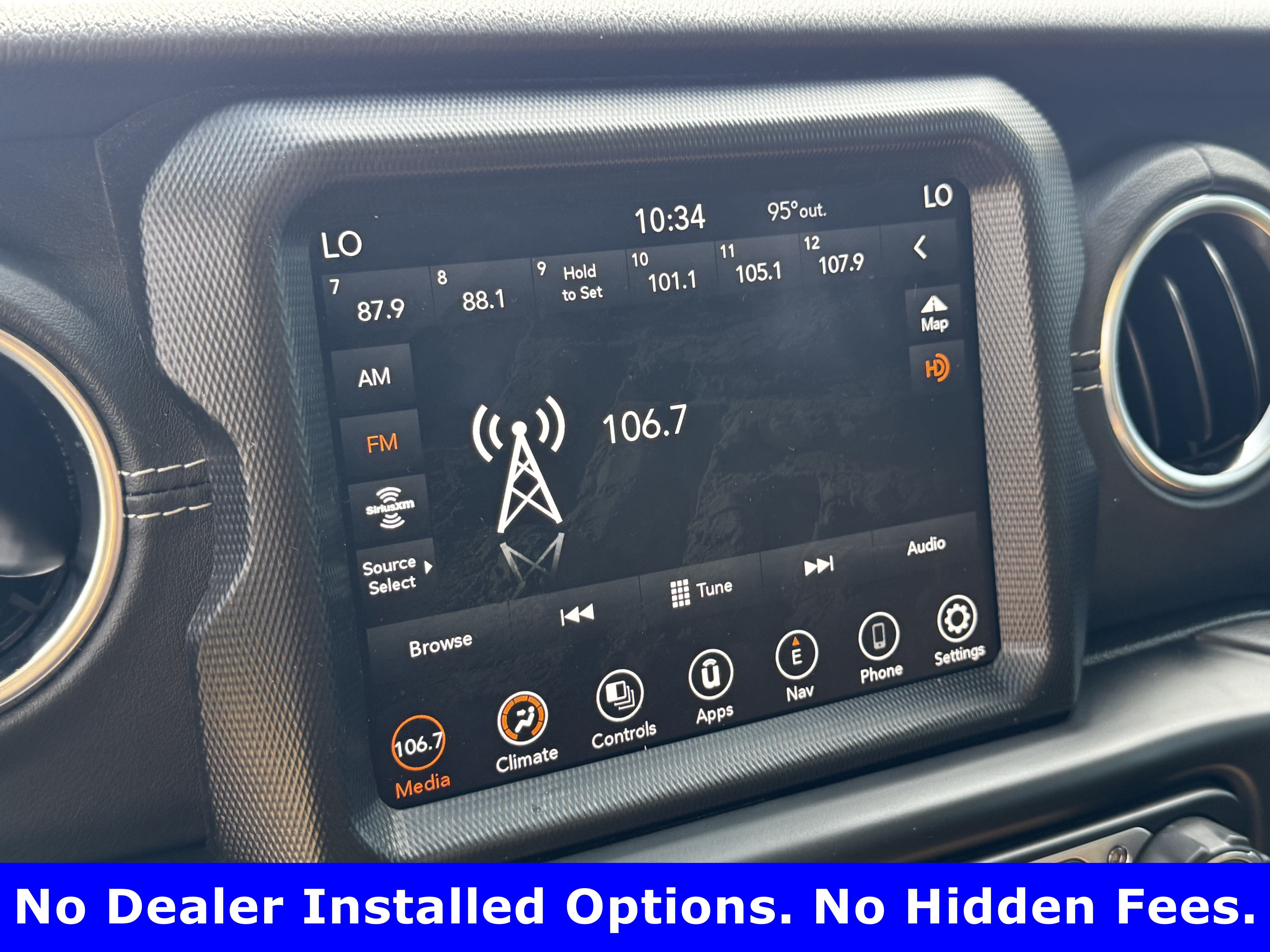 Used 2023 High Velocity Clearcoat Jeep Sahara image 17