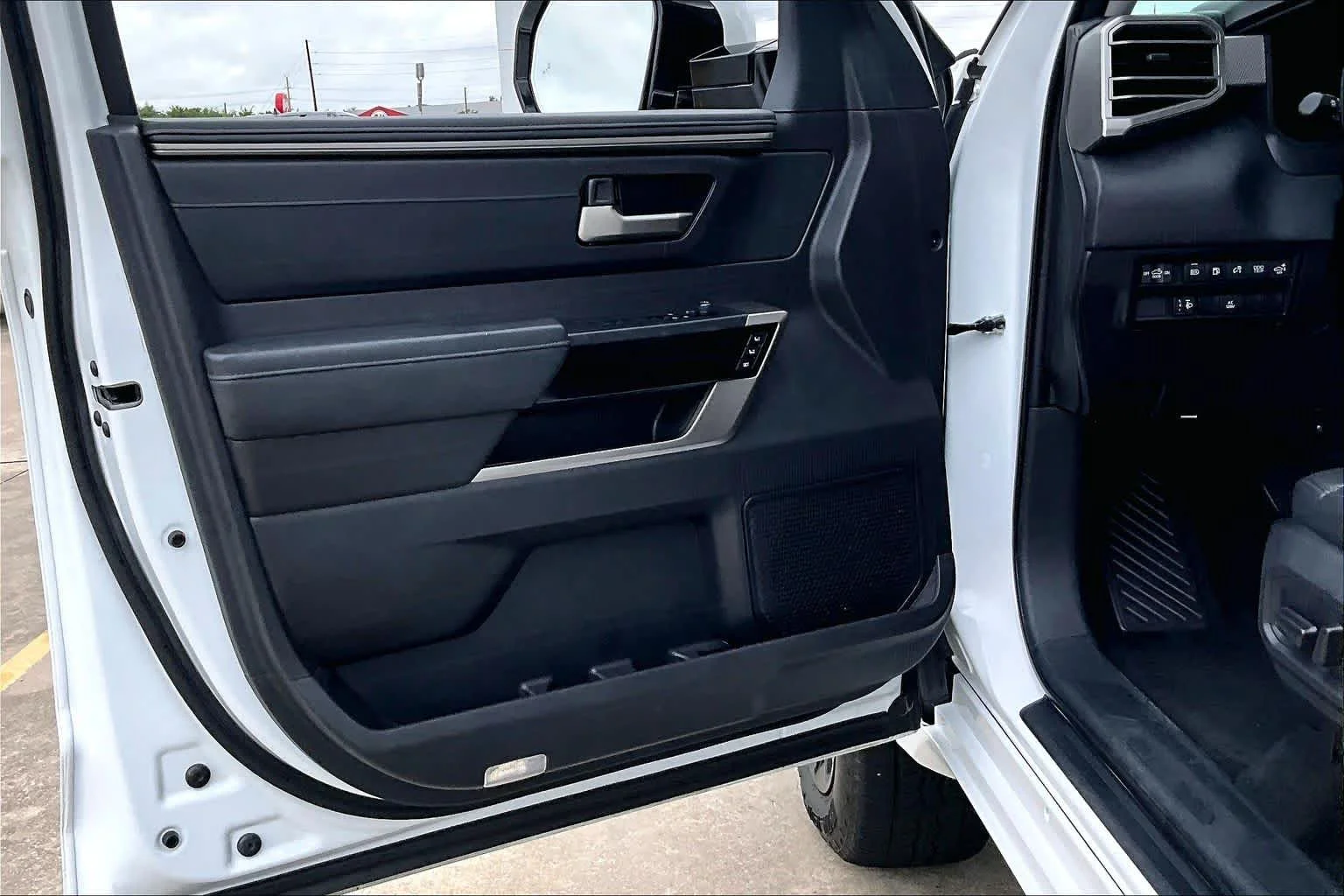 Used 2024 Wind Chill Pearl Toyota Limited Hybrid image 21