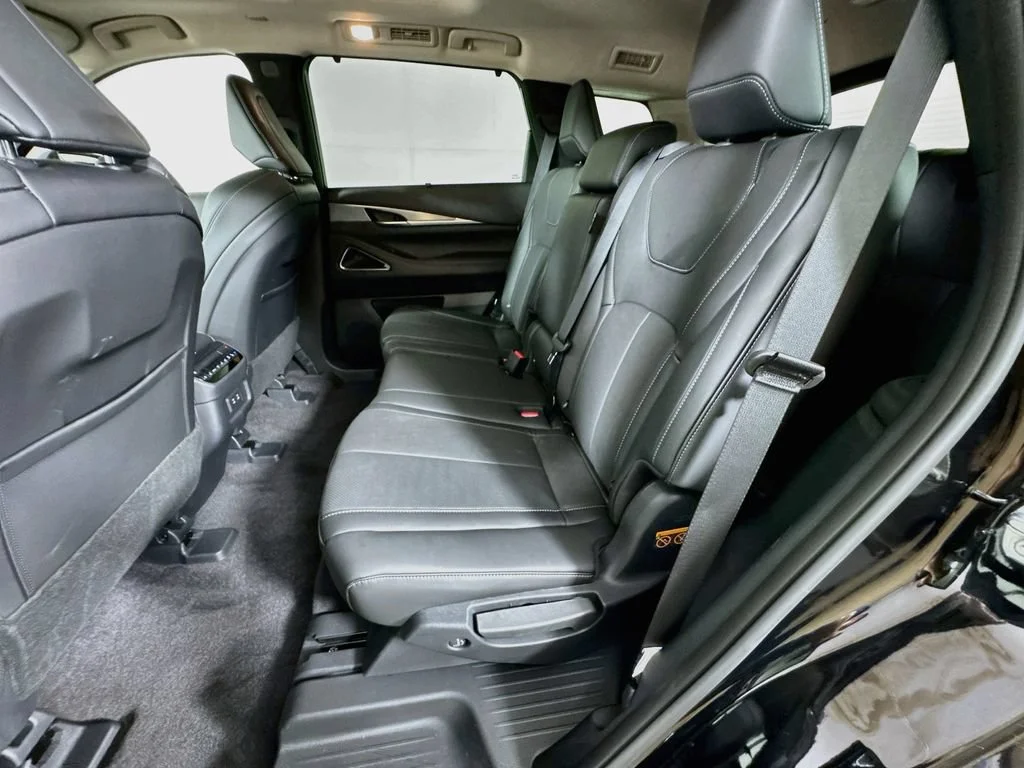 Certified Used 2026 Black INFINITI LUXE image 33