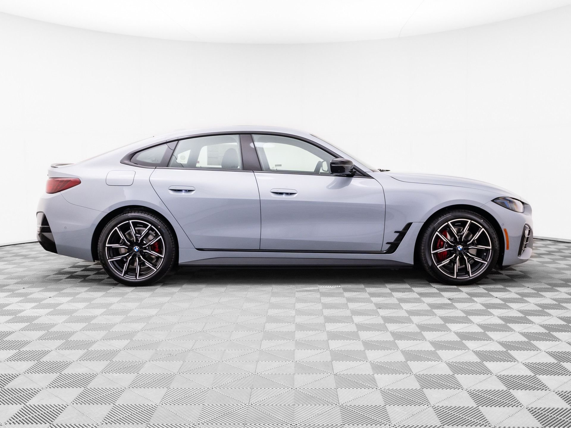 New 2026 Brooklyn Grey Metallic BMW xDrive40 image 8