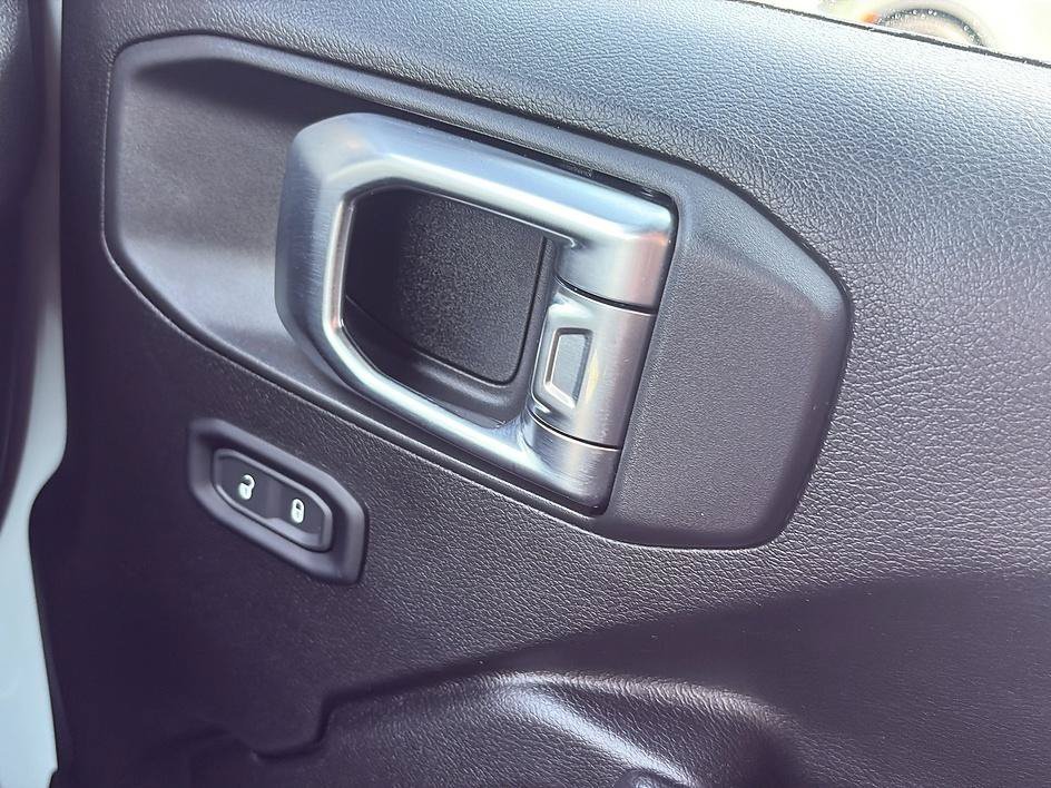 Used 2024 Earl Clearcoat Jeep Sport S image 34