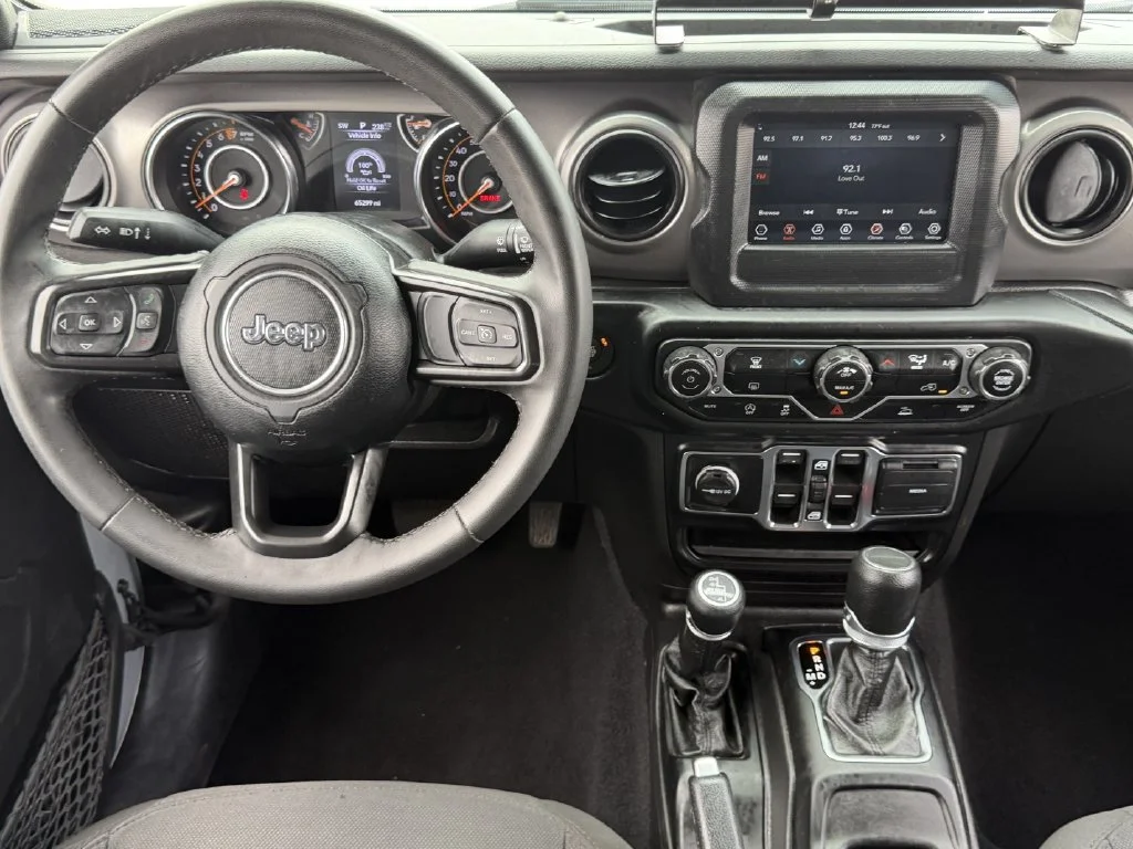 Used 2023 Silver Jeep Sport S image 13