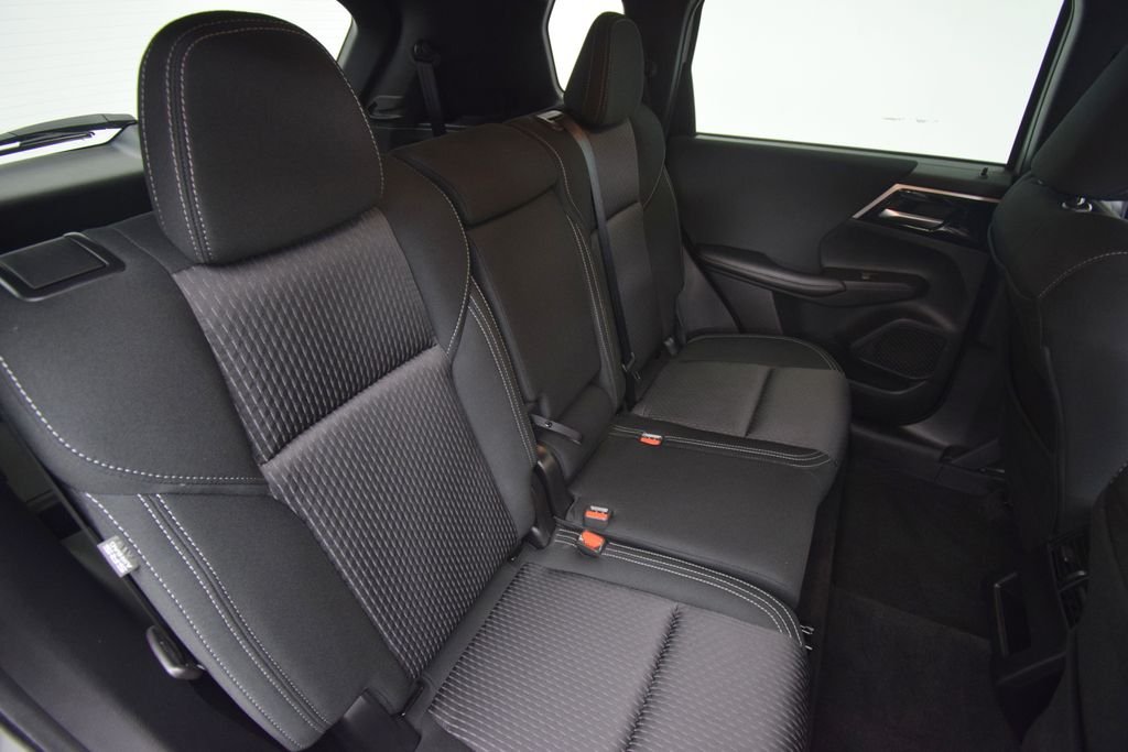 Used 2022  Mitsubishi ES image 17