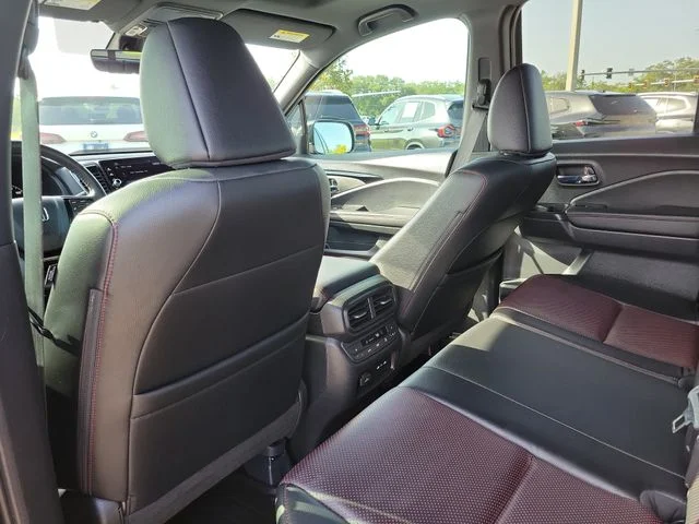 Used 2025  Honda Black Edition image 10