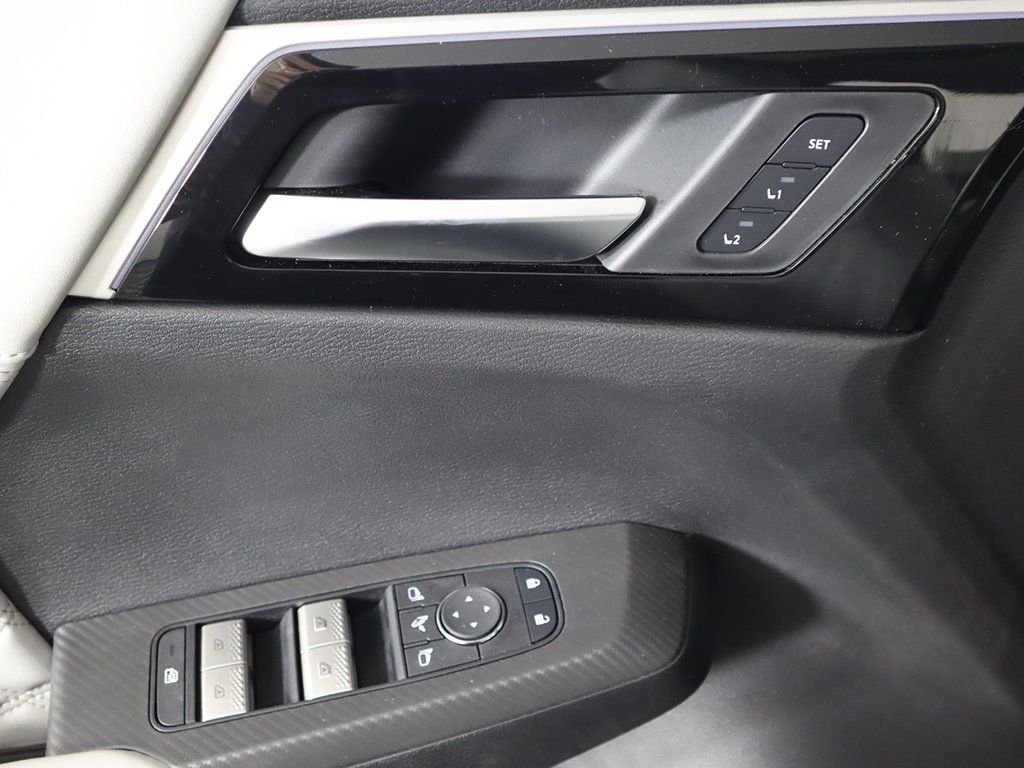 2025 Mitsubishi Outlander Plug-in Hybrid Platinum Edition - Photo 40