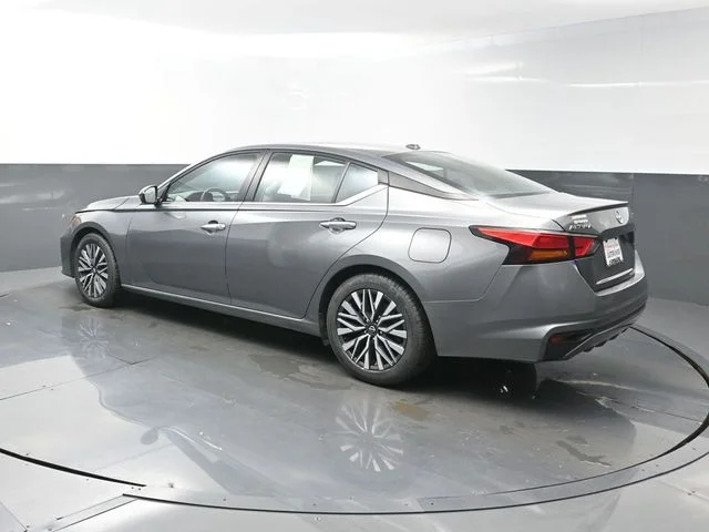 Used 2024 Gray Nissan 2.5 SV image 5