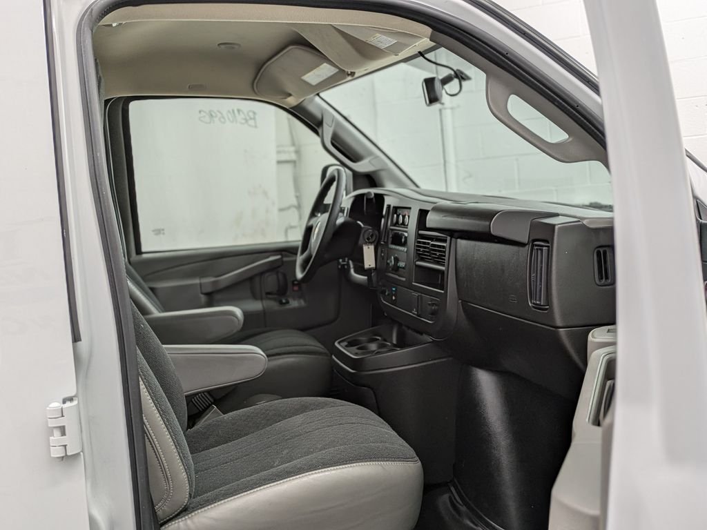 Used 2025 White Chevrolet Work Van image 14