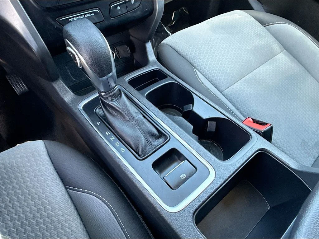 Used 2018 Black Ford SE image 17