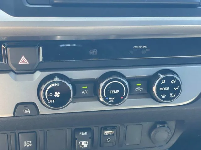 Used 2018 White Toyota SR5 image 27