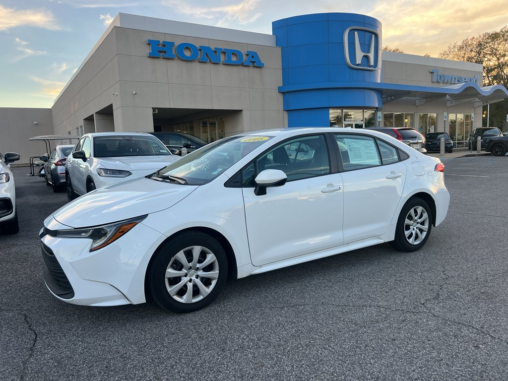 2025 Toyota Corolla LE