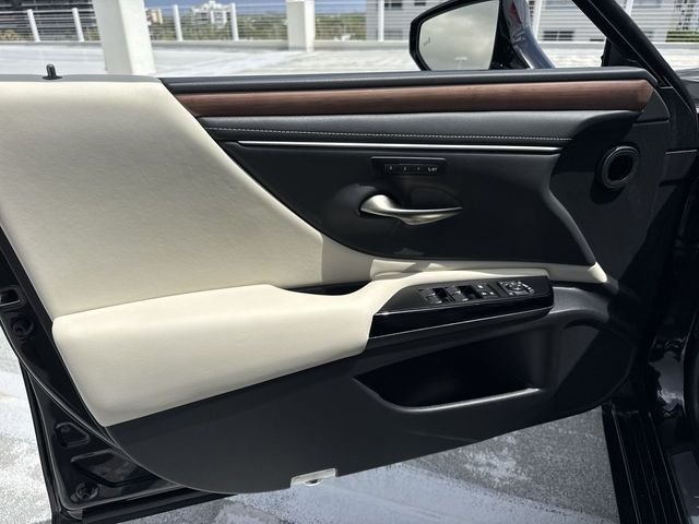 Certified Used 2024 OBSIDIAN Lexus 250 image 13