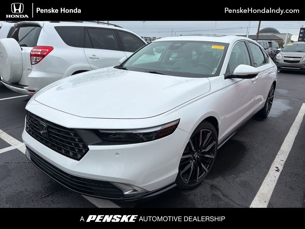 2023 Honda Accord Hybrid Touring's photo