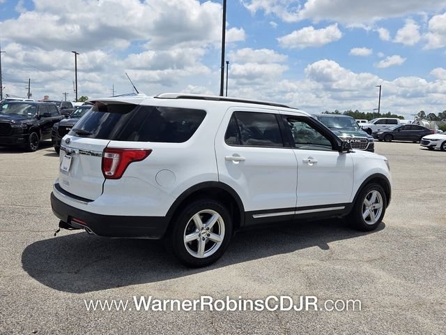 Used 2018 White Ford XLT image 13