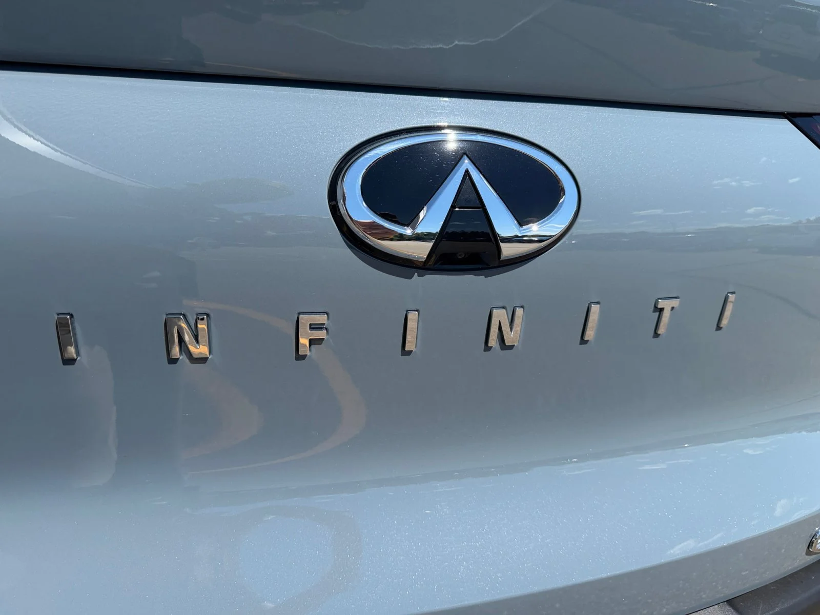 Used 2025 Slate Gray INFINITI LUXE image 43