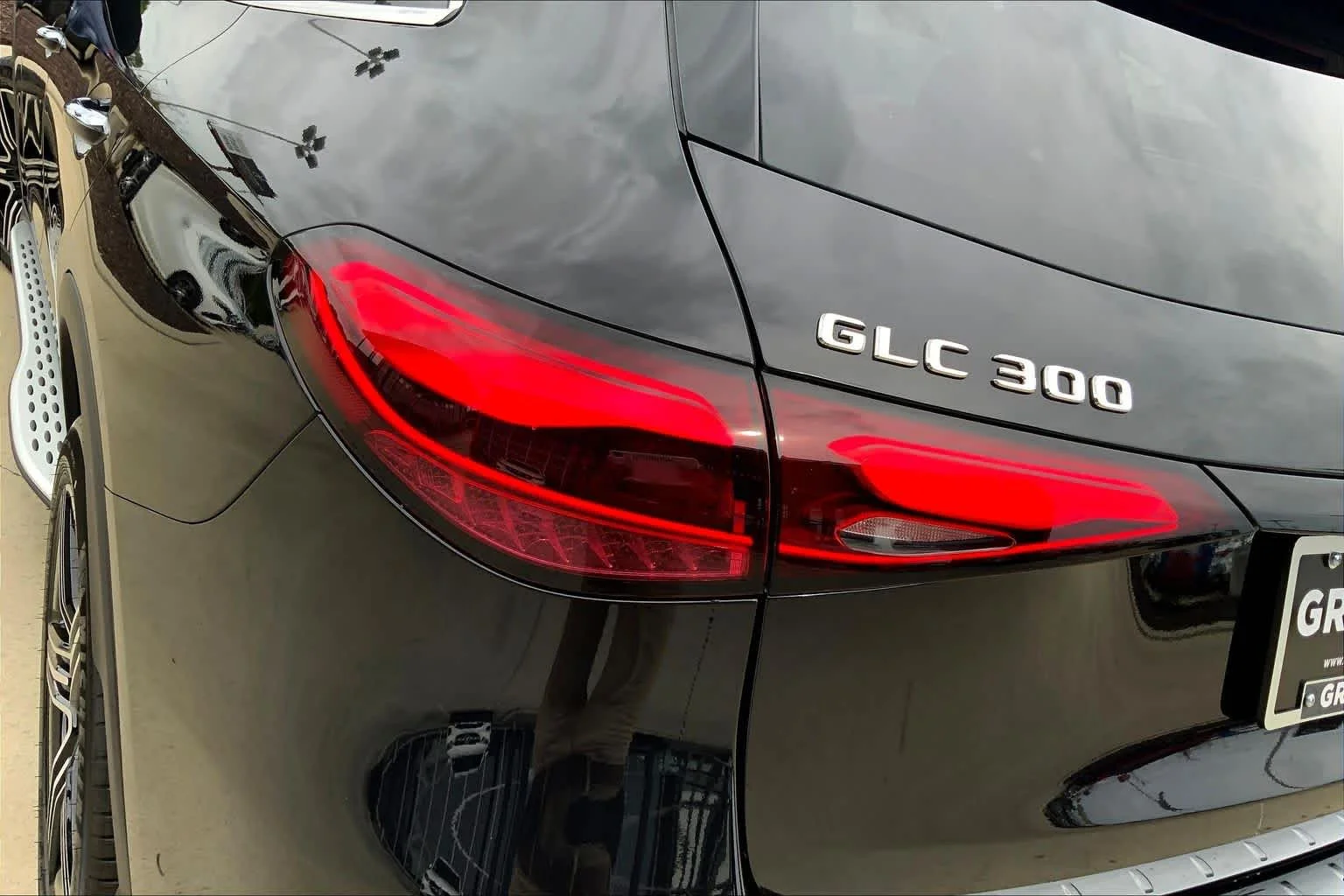 New 2026 Obsidian Black Metallic Mercedes-Benz GLC 300 image 14