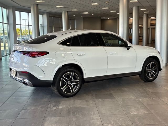 New 2026 MANUFAKTUR Moonlight White Metallic Mercedes-Benz GLC 300 image 3